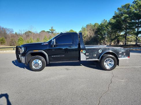 Used 2025 GMC Sierra 3500 SLE image 2