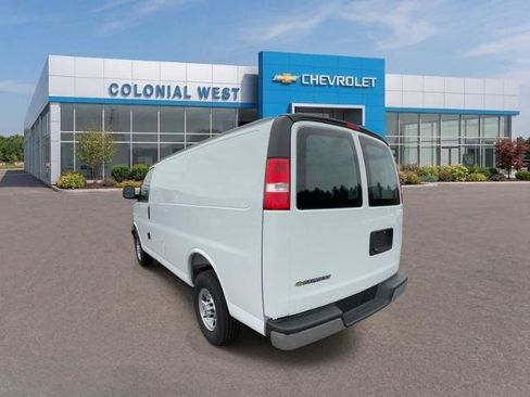 Used 2025 Chevrolet Express 2500 w/ Driver Convenience Package RWD image 4