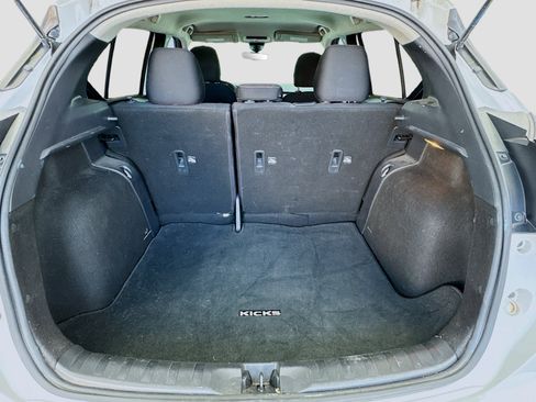 Used 2022 Nissan Kicks SR w/ Interior Electronics Package FWD image 17