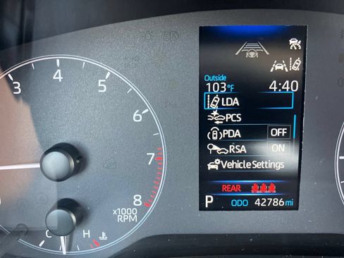 Used 2025 Toyota Corolla LE FWD image 9