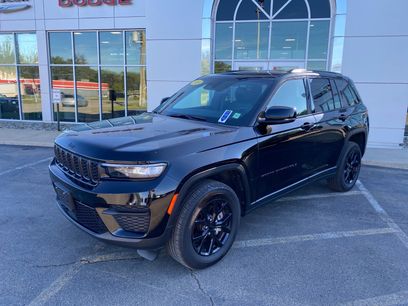 Used 2024 Jeep Grand Cherokee Altitude