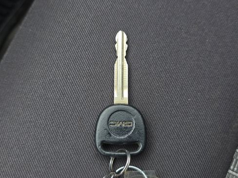 Used 2012 GMC Canyon SLE image 24