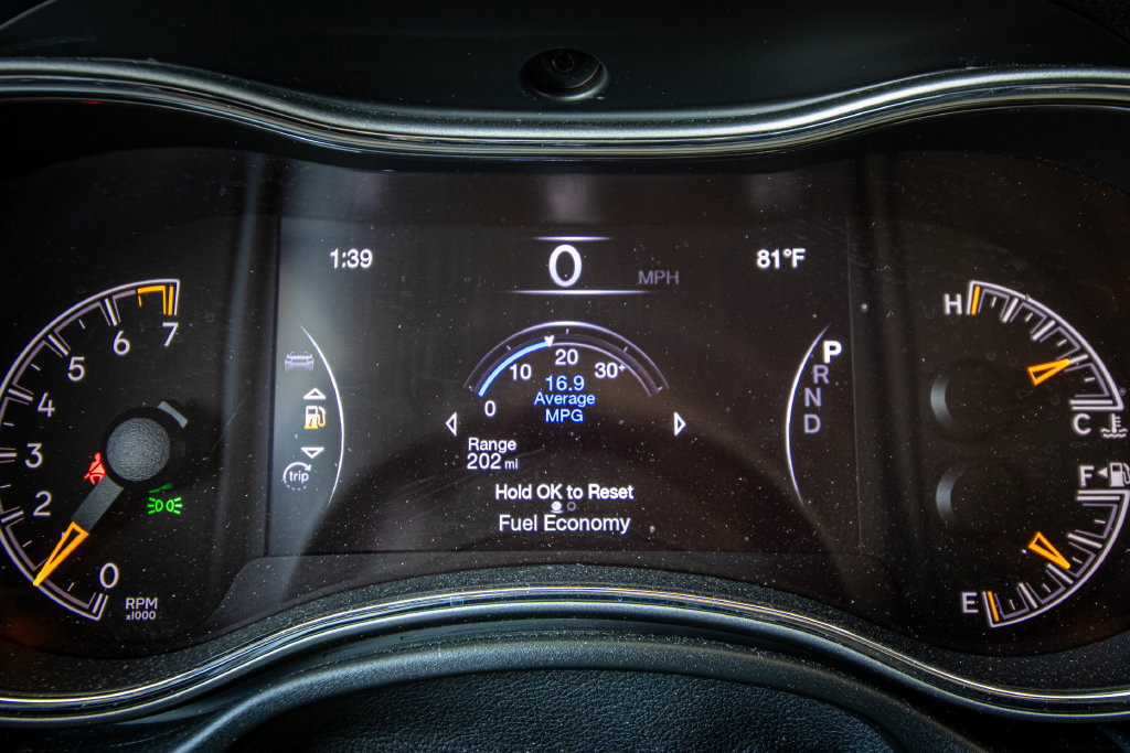 Used 2020 Jeep Grand Cherokee Laredo w/ Security & Convenience Group AWD/4WD image 37
