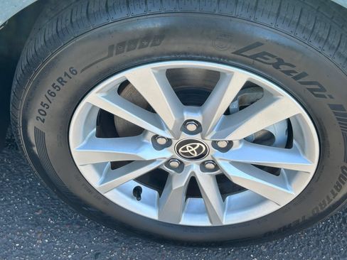 Used 2025 Toyota Camry LE FWD image 11