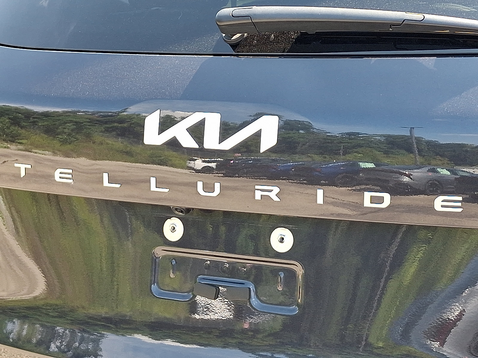 Used 2025 Kia Telluride EX w/ EX Captain's Chair Package AWD/4WD image 32