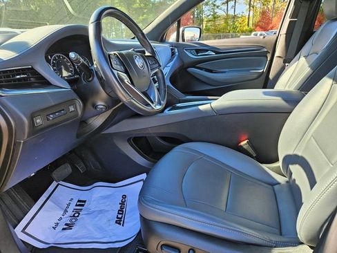 Used 2024 Buick Enclave Premium image 7