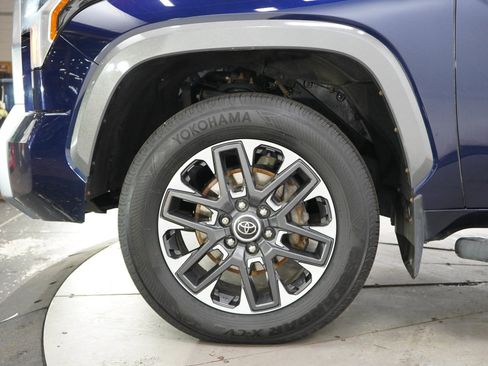 Used 2022 Toyota Tundra Limited AWD/4WD image 29