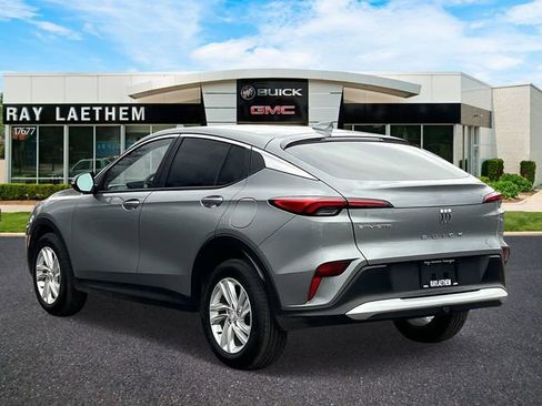 Used 2025 Buick Envista Preferred w/ Convenience I Package image 3