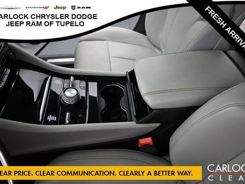 Used 2023 Jeep Grand Cherokee Overland w/ Luxury Tech Group IV AWD/4WD image 21