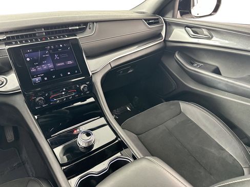 Used 2023 Jeep Grand Cherokee Altitude image 22