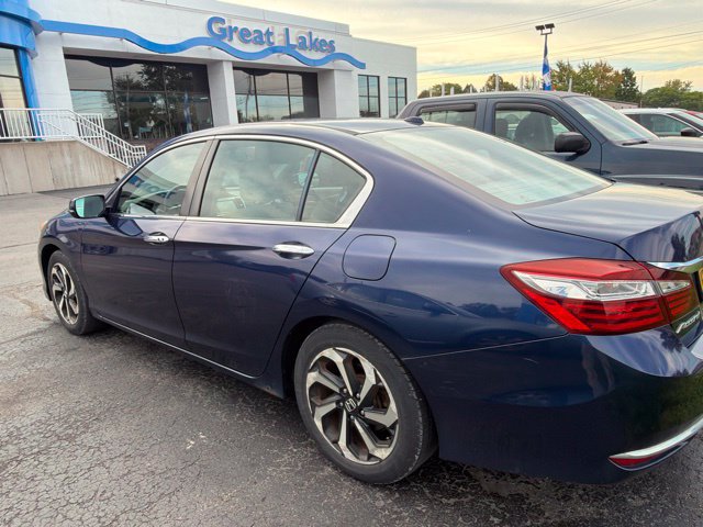 Used 2017 Honda Accord EX image 4