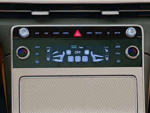 Used 2025 Genesis GV80 3.5T Prestige image 12