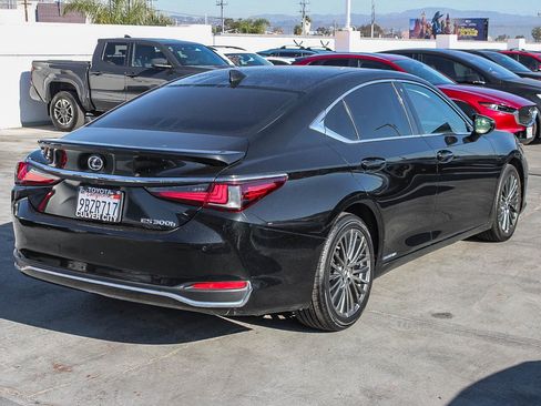 Used 2022 Lexus ES 300h ES 300h image 9