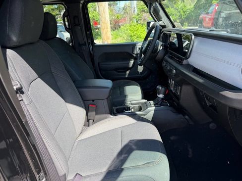New 2026 Jeep Gladiator Sport AWD/4WD image 23