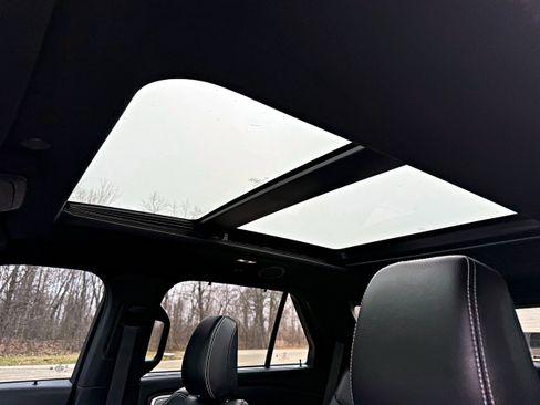 Used 2020 Ford Explorer ST w/ ST Street Pack image 19