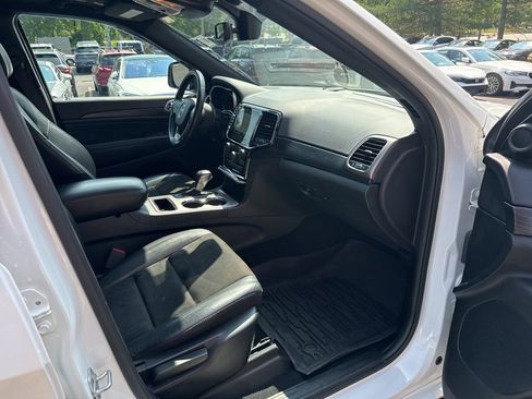 Used 2020 Jeep Grand Cherokee Altitude image 63