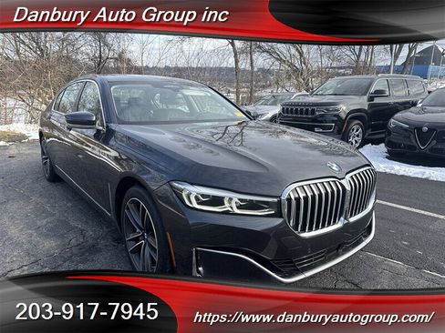 Used 2022 BMW 750i xDrive image 8