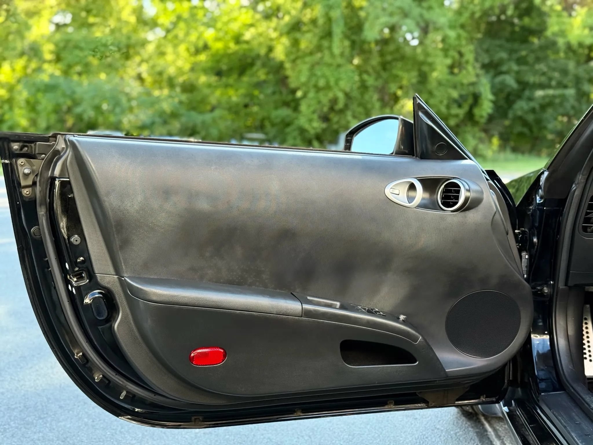 Used 2004 Nissan 350Z Touring RWD image 11