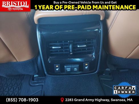 Used 2021 Toyota Avalon Limited image 18