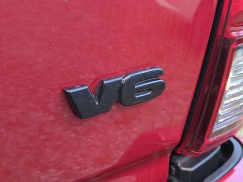 Used 2023 Toyota Tacoma SR5 w/ Technology Package AWD/4WD image 15