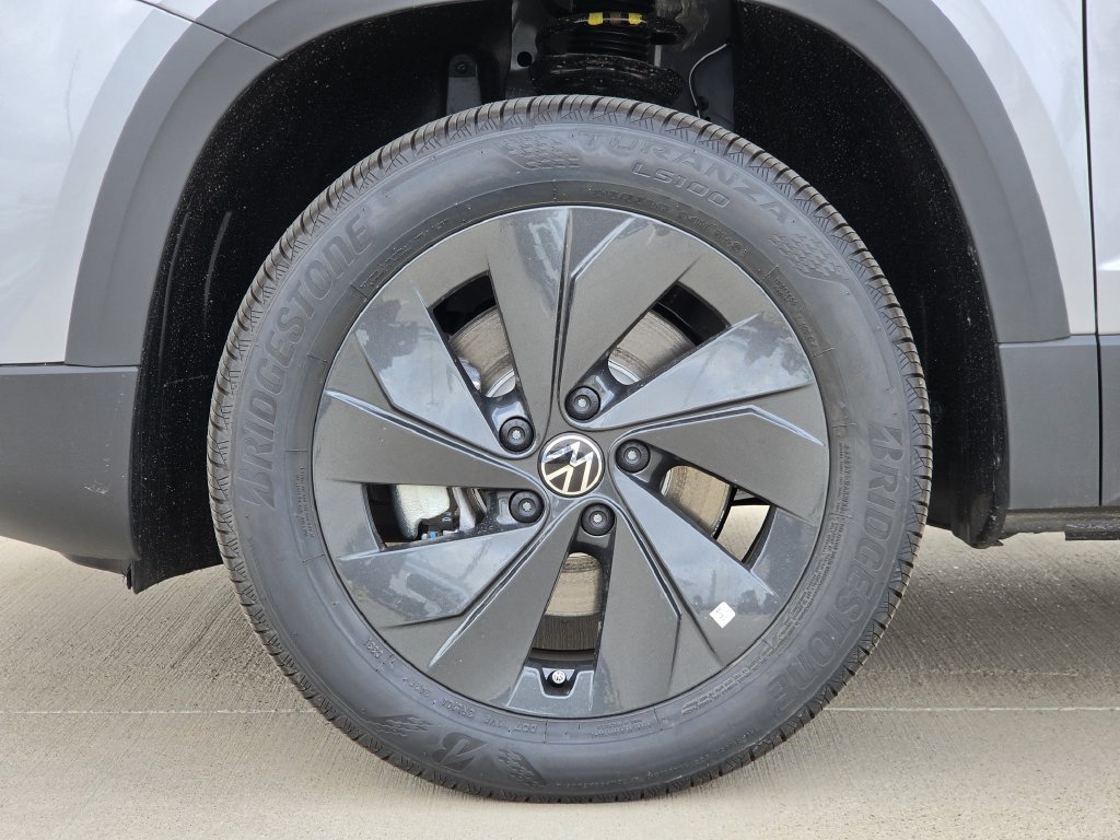 New 2027 Volkswagen Taos S FWD image 8