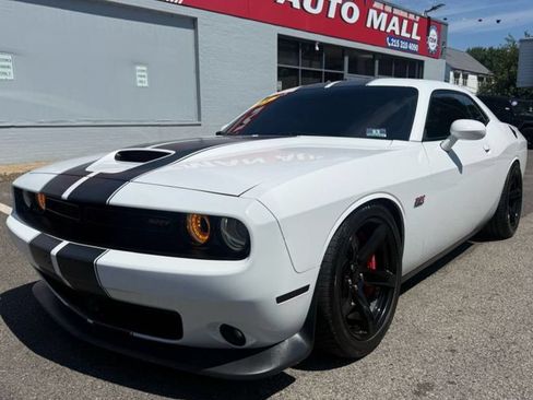 Used 2015 Dodge Challenger SRT w/ Technology Group RWD image 1