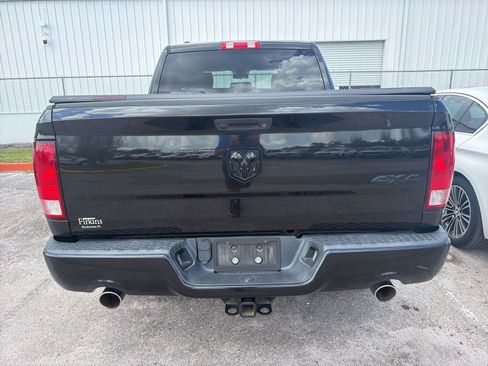 Used 2018 RAM 1500 Express w/ Express Value Package AWD/4WD image 9
