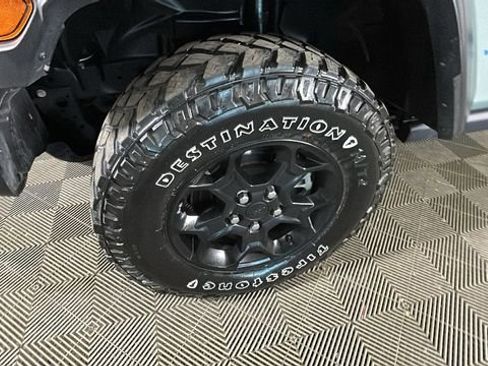 Used 2023 Jeep Wrangler Unlimited w/ Cold Weather Group AWD/4WD image 9