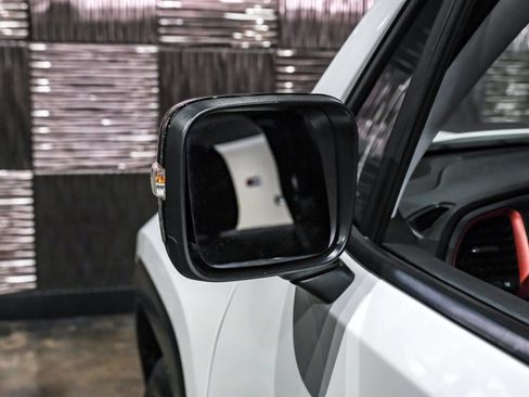 Used 2023 Jeep Renegade Trailhawk AWD/4WD image 37