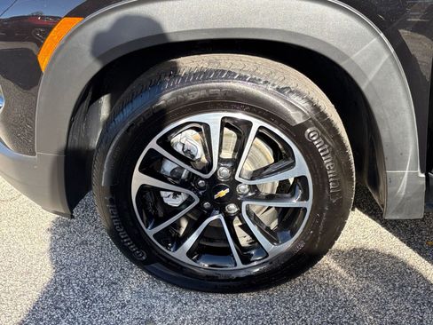 Used 2025 Chevrolet TrailBlazer LT image 30