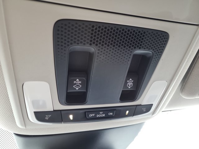 Used 2025 Honda Pilot Touring image 18
