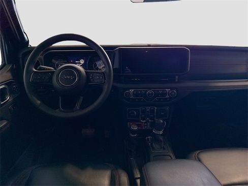 Used 2024 Jeep Wrangler Unlimited Rubicon image 21