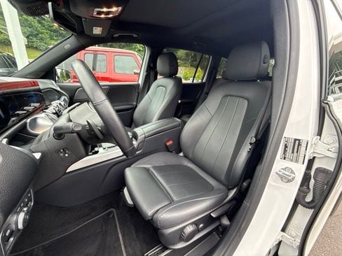 Used 2022 Mercedes-Benz GLB 250 4MATIC image 37