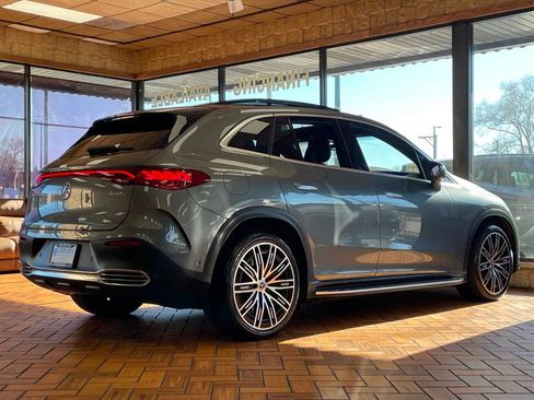 Used 2023 Mercedes-Benz EQE 500 4MATIC SUV w/ Pinnacle Trim Package image 11