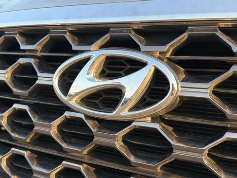Used 2020 Hyundai Santa Fe SE w/ Cargo Package image 16