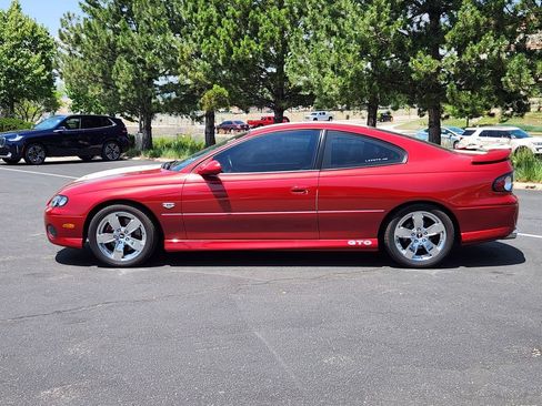 Used 2006 Pontiac GTO RWD image 2