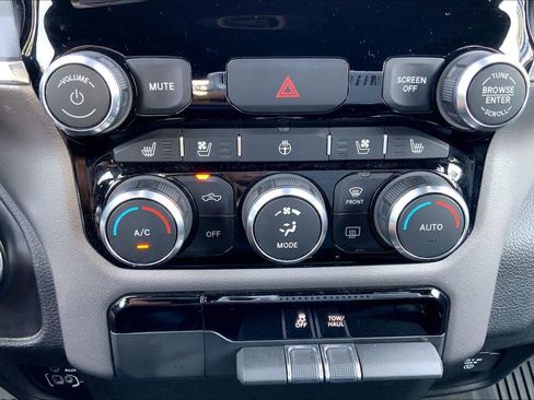 Used 2023 RAM 1500 Laramie AWD/4WD image 34