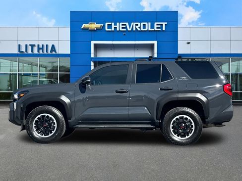 Used 2025 Toyota 4Runner TRD Off-Road Premium AWD/4WD image 5