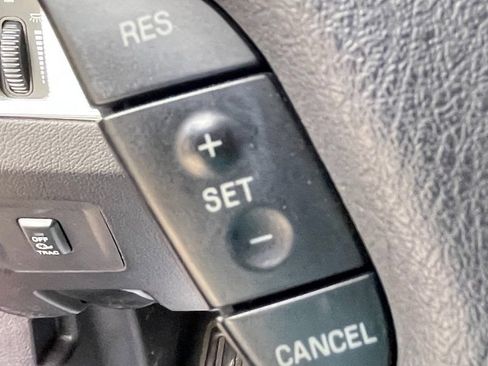 Used 2004 Ford Thunderbird image 26