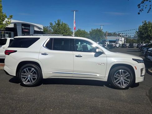 Used 2023 Chevrolet Traverse High Country AWD/4WD image 4