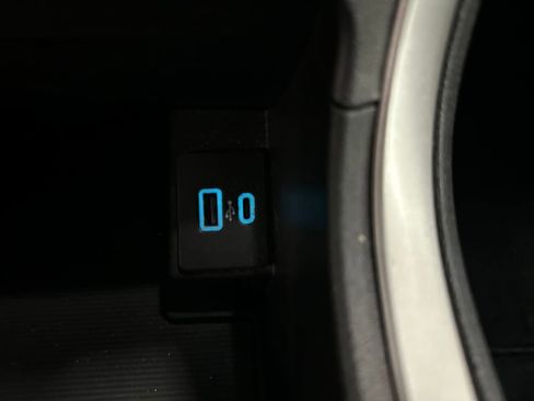 Used 2023 Ford Edge SEL image 31