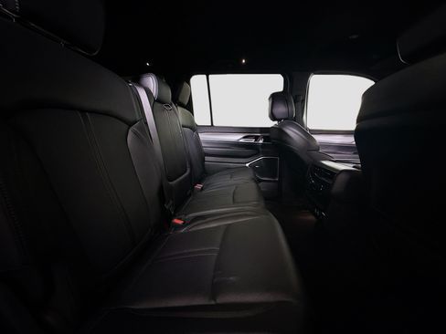 Used 2025 Jeep Wagoneer L Series II w/ 8-pass Seating Package AWD/4WD image 27