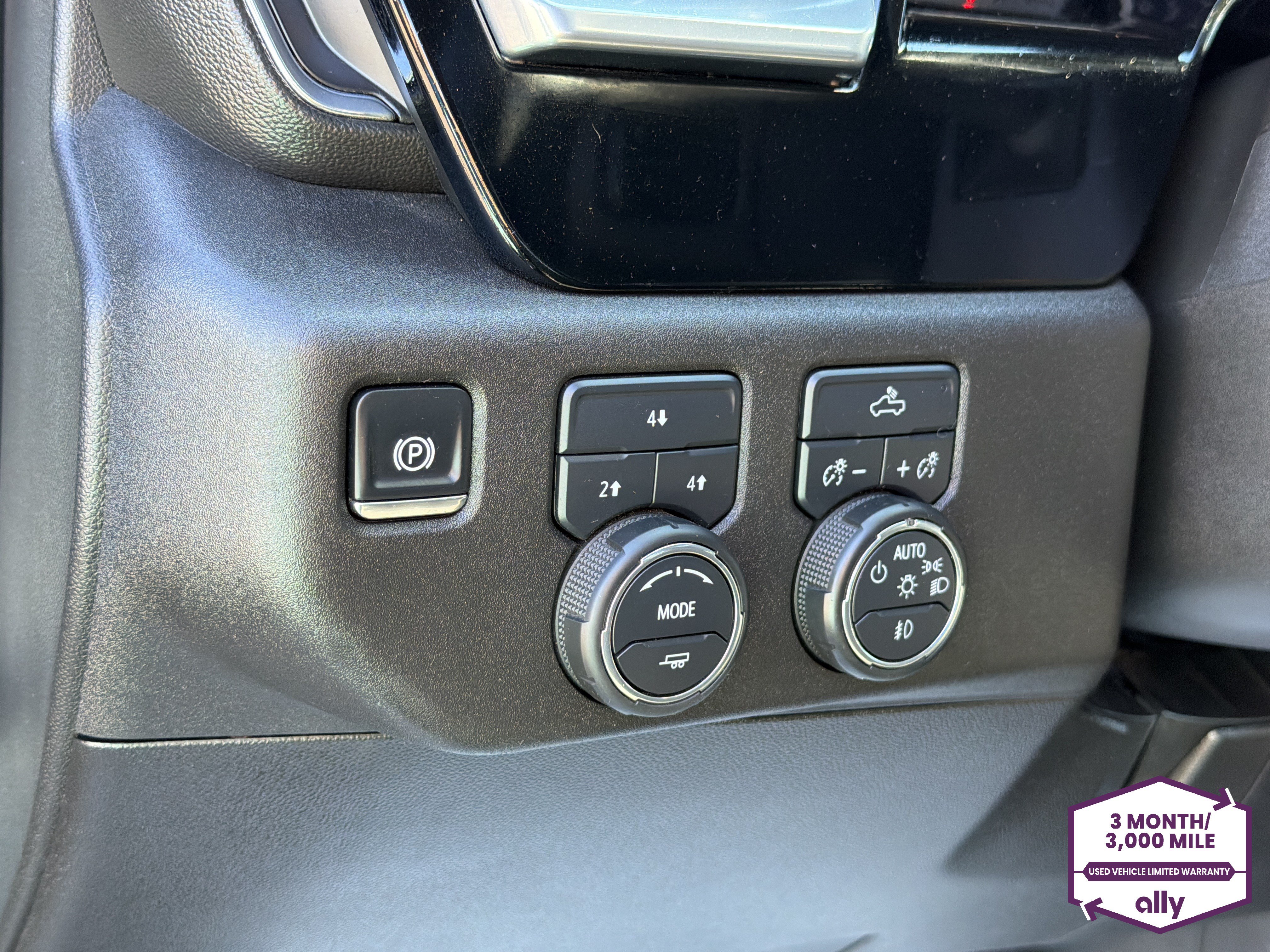 Used 2025 Chevrolet Silverado 2500 LT w/ Convenience Package AWD/4WD image 16