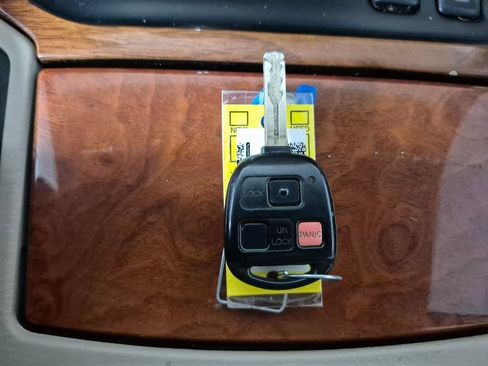 Used 2002 Lexus LX 470 4WD image 29