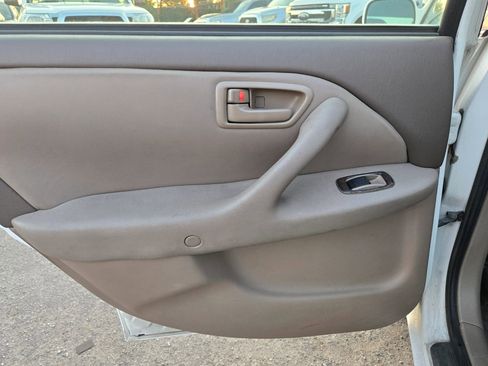 Used 1998 Toyota Camry XLE image 10