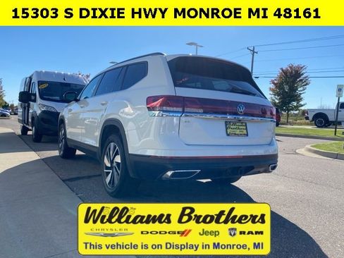 Used 2024 Volkswagen Atlas SE image 7