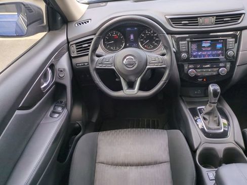 Used 2020 Nissan Rogue SV FWD image 18
