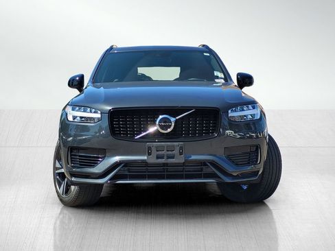 Used 2022 Volvo XC90 T8 R-Design w/ Advanced Package image 2