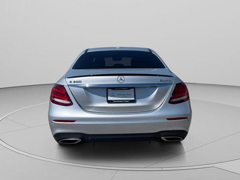 Used 2019 Mercedes-Benz E 300 4MATIC image 4