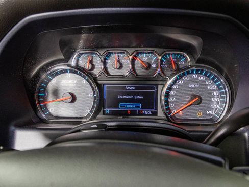 Used 2018 Chevrolet Silverado 1500 LT w/ LT Convenience Package image 11